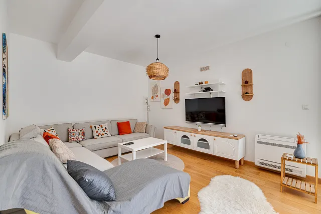 Attraktive 86 m² Wohnung in Dobrota – Große Terrasse, Meerblick, Garage & Abstellraum — photo 4
