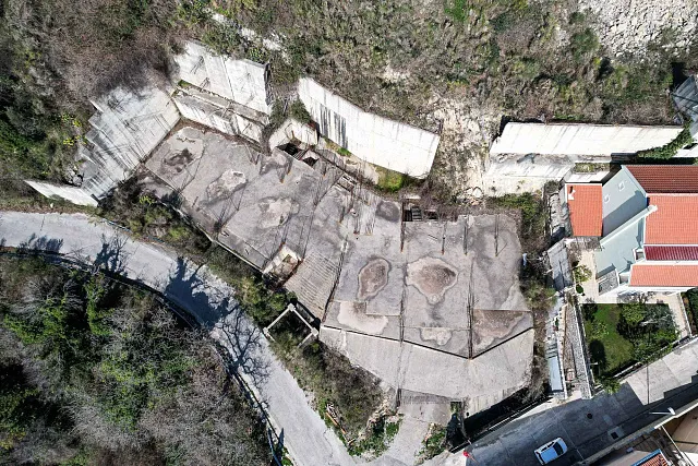 Grundstück 1580 m2 mit Projekt für ein Aparthotel in Rezevici