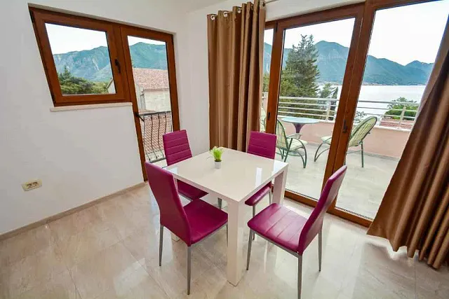 Hotel in der Nähe des Meeres in Kotor — photo 9