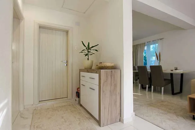 Zu verkaufen zweistöckiges Haus in Dobra Voda in der Nähe des Meeres — photo 5