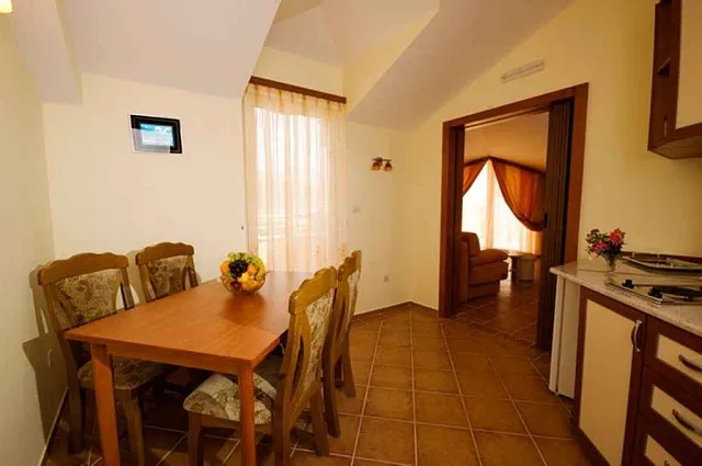 2317 Herceg Novi Biela Hotel 19+6r 790+433m2 — photo 3
