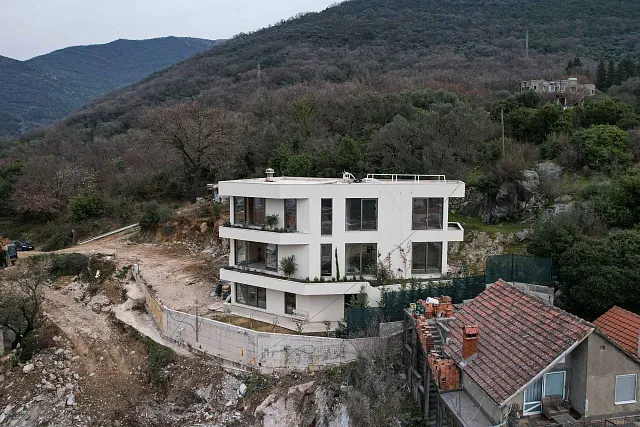 Luxusvilla mit Panoramablick auf Porto Montenegro — photo 7