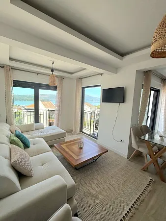 Dreizimmerwohnung in Tivat