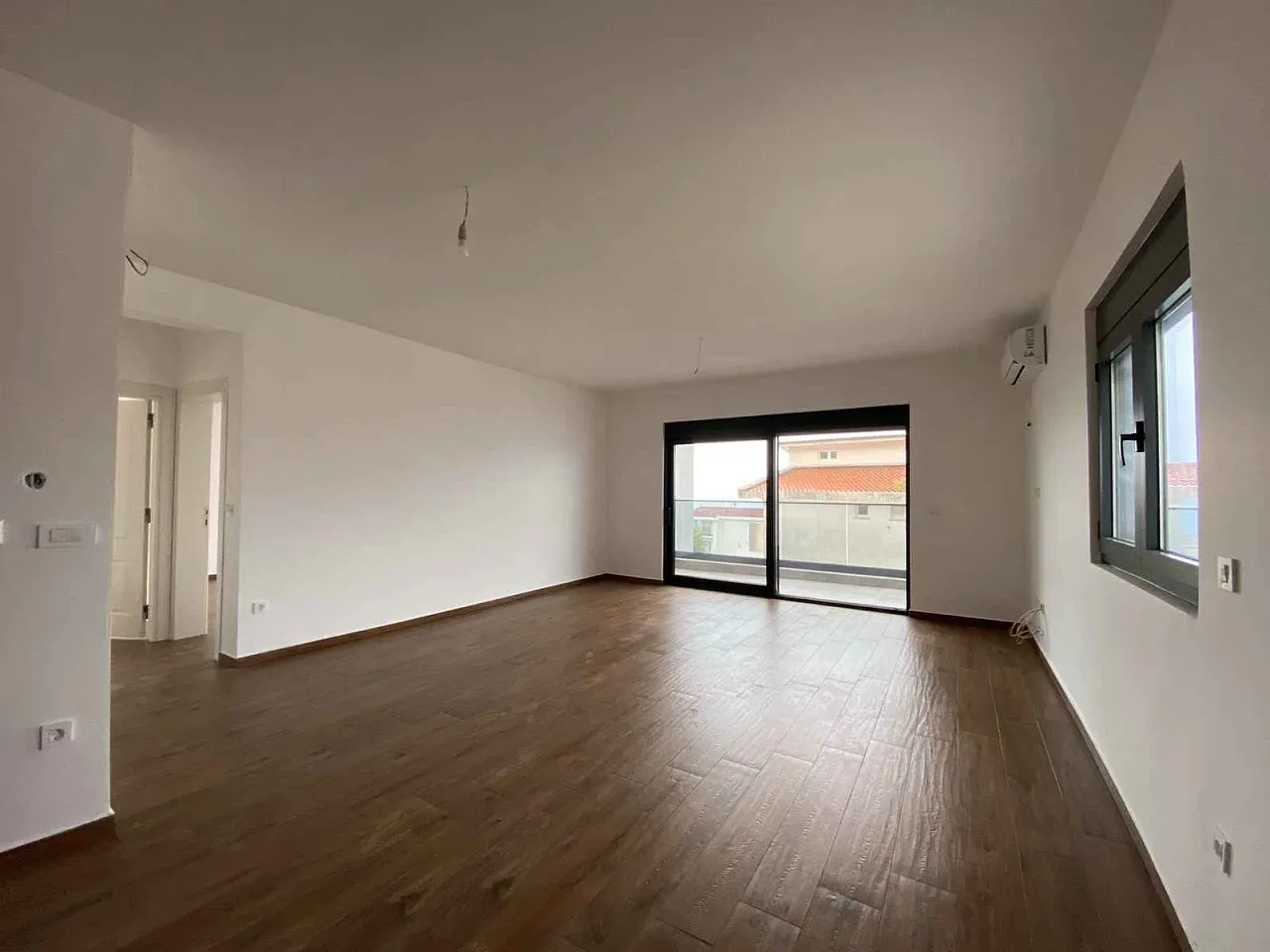 Wohnungen in einem neuen Gebäude mit Blick auf das Meer in Dobri Vode in Bar