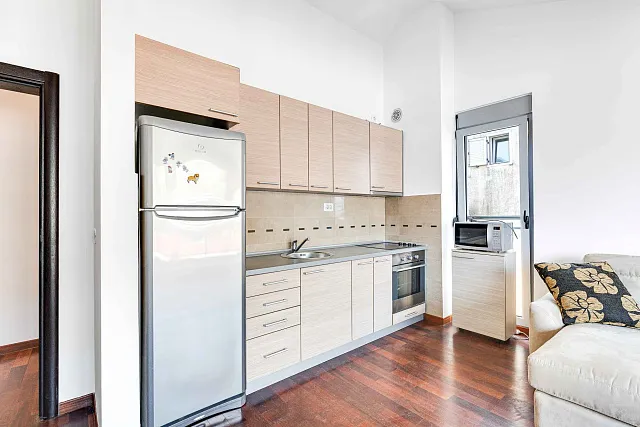 Zwei-Zimmer-Wohnung in Dobrota, Kotor — 61 m² — photo 5