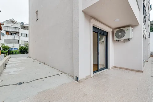 Modernes Apartmenthaus mit Meerblick in Budva