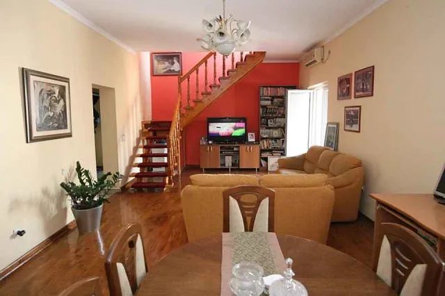 Helle Wohnung zum Verkauf in Tivat — photo 7