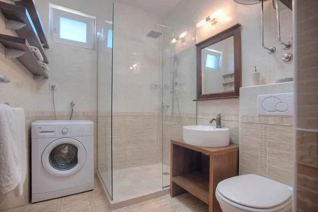 Geräumiges Apartment mit einem Schlafzimmer in Budva mit Meerblick — photo 10