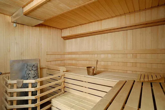 vierstöckiges Stadthaus in der Wohnanlage — photo 4