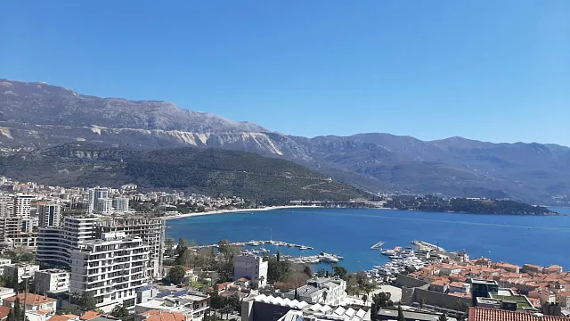 Investitionsgrundstück mit Panoramablick oberhalb des Hotel Avala in Budva