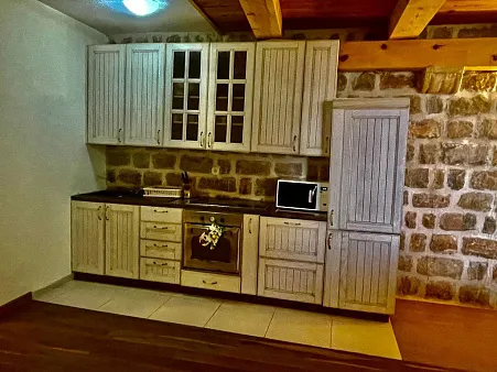 Apartments in exklusiver Lage unweit von Budva mit Meerblick