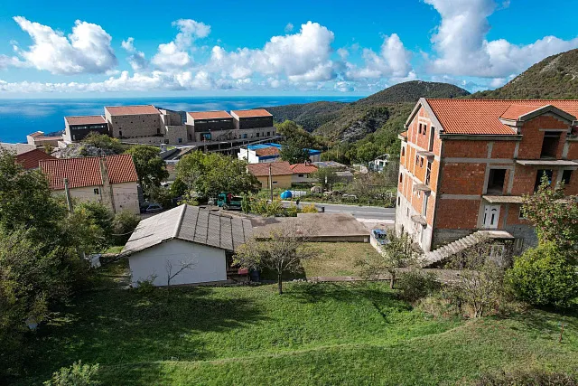 Urbanisiertes Grundstück mit Meerblick und eigener Wasserquelle – Lapčići, 1.000 m² — photo 10