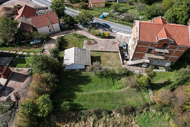 Urbanisiertes Grundstück mit Meerblick und eigener Wasserquelle – Lapčići, 1.000 m² — photo 11