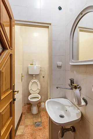 Restaurant im Zentrum von Budva — photo 14