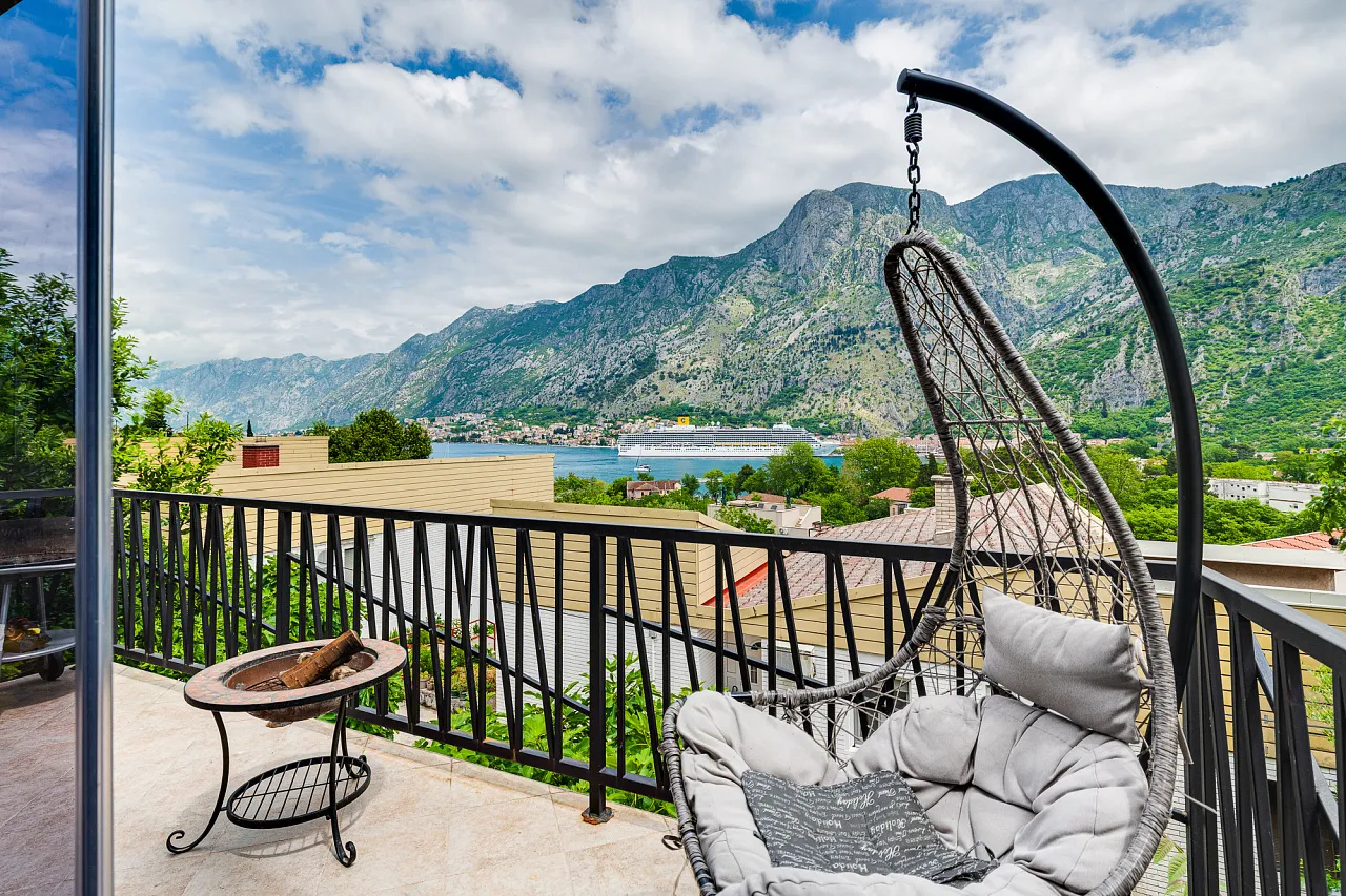 Renoviertes Haus mit 4 Schlafzimmern, 120 m², mit Blick auf die Altstadt von Kotor