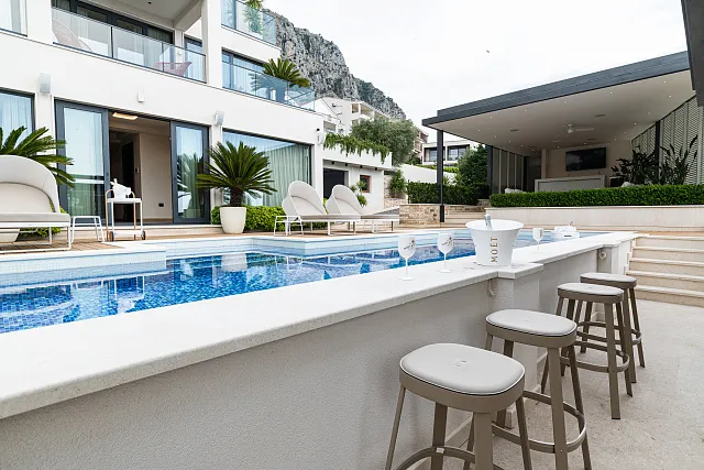 Exklusive Villa in Blizikuće, nahe Sveti Stefan — photo 32