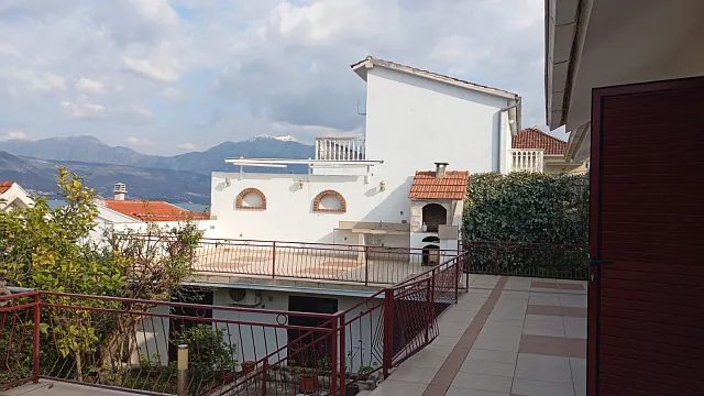 Haus 116 m², Krašići, zweite Reihe, mit kleinem Garten und Grillbereich — photo 6