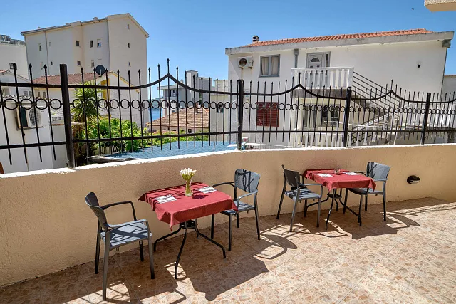 Voll ausgestattetes Hotel mit Restaurant in Bečići – 200m vom Meer — photo 8