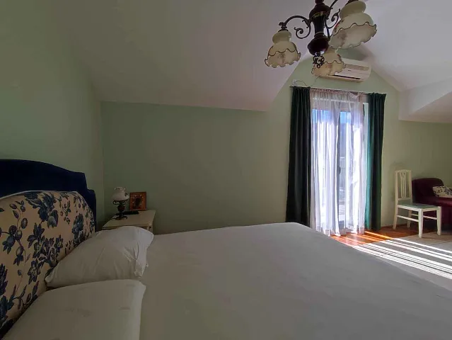 Reihenhaus mit Poolblick in Kotor, Lastva — 107 m² + Terrassen — photo 4