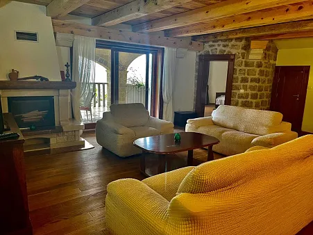 Apartments in exklusiver Lage unweit von Budva mit Meerblick