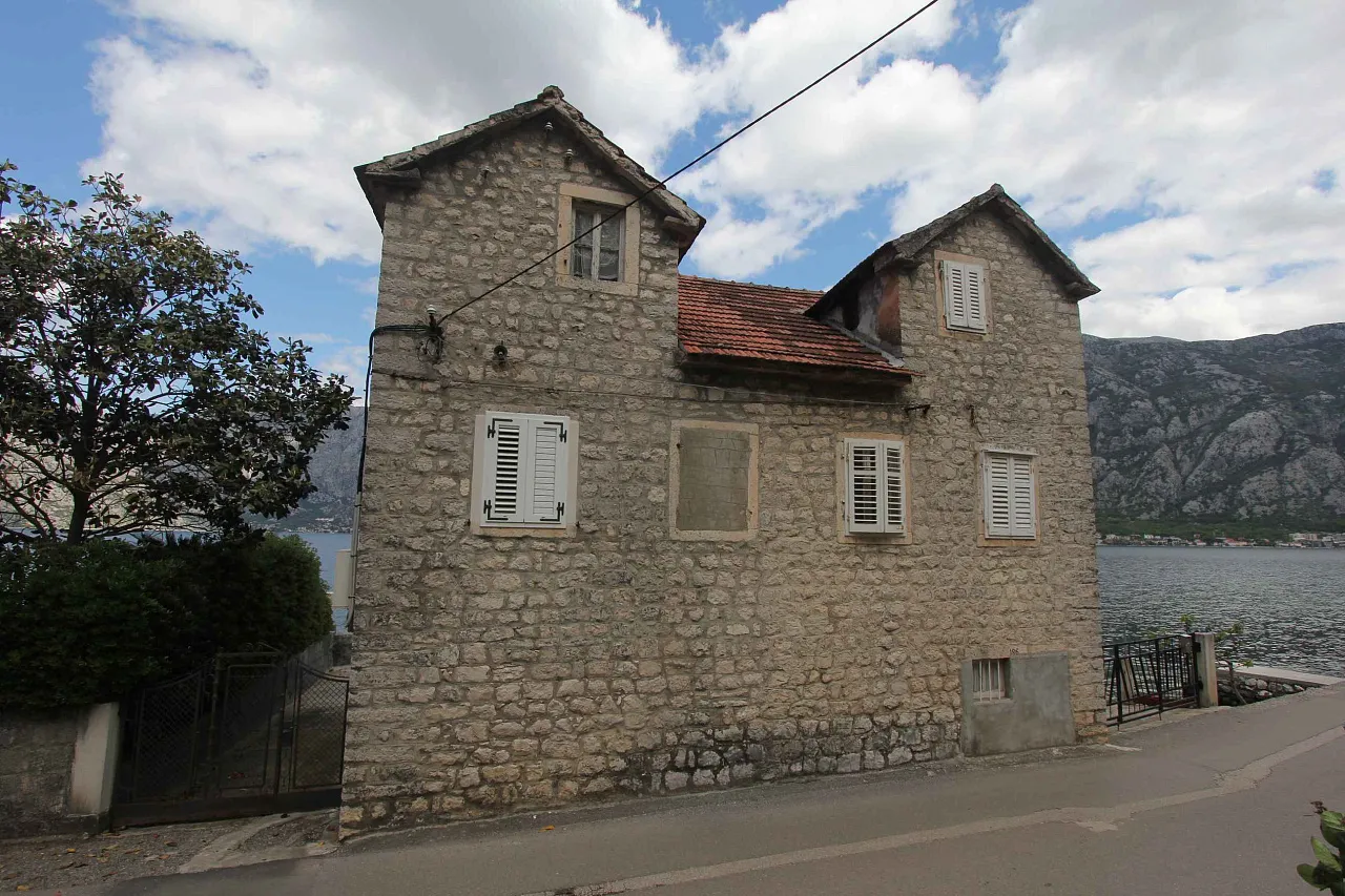 House in Prcanj at seafront 