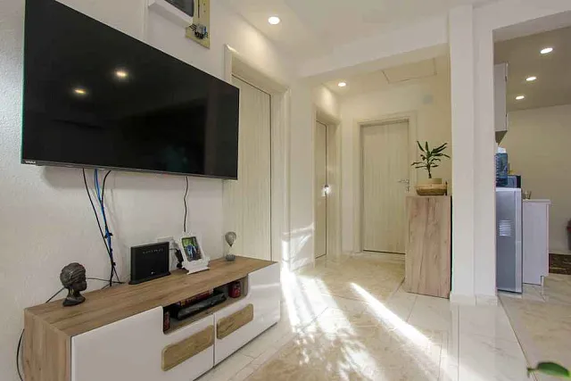 Zu verkaufen zweistöckiges Haus in Dobra Voda in der Nähe des Meeres — photo 6