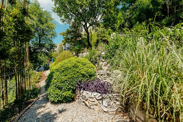 Elegantes Steinhaus mit Meerblick in der Nähe von Sveti Stefan — photo 9