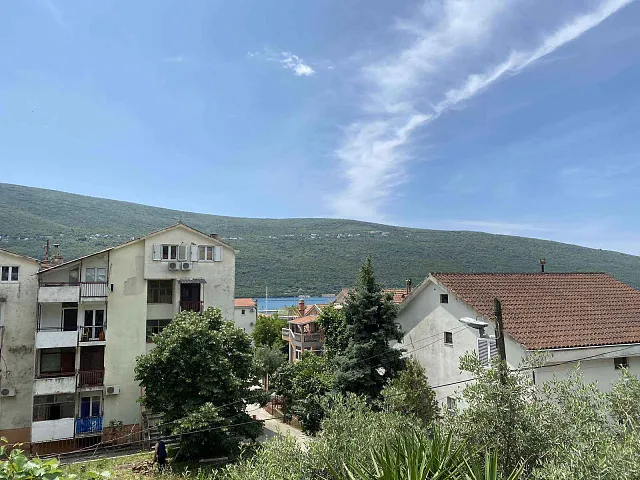 Haus in Djenovici mit Blick auf das Meer — photo 16