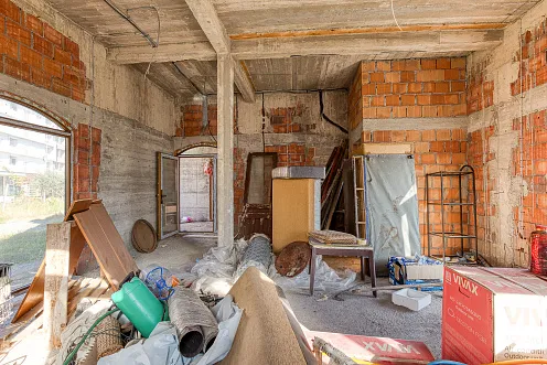 Büro- und Handelszentrum in der Endphase auf einem 652 m² großen Grundstück im Zentrum von Podgorica