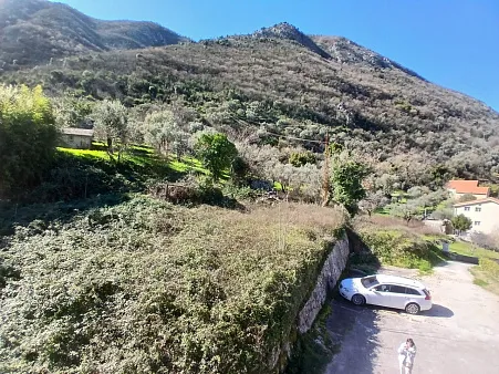 2.400 m² Baugrundstück in Stoliv, Kotor – Nähe Hyatt Hotel