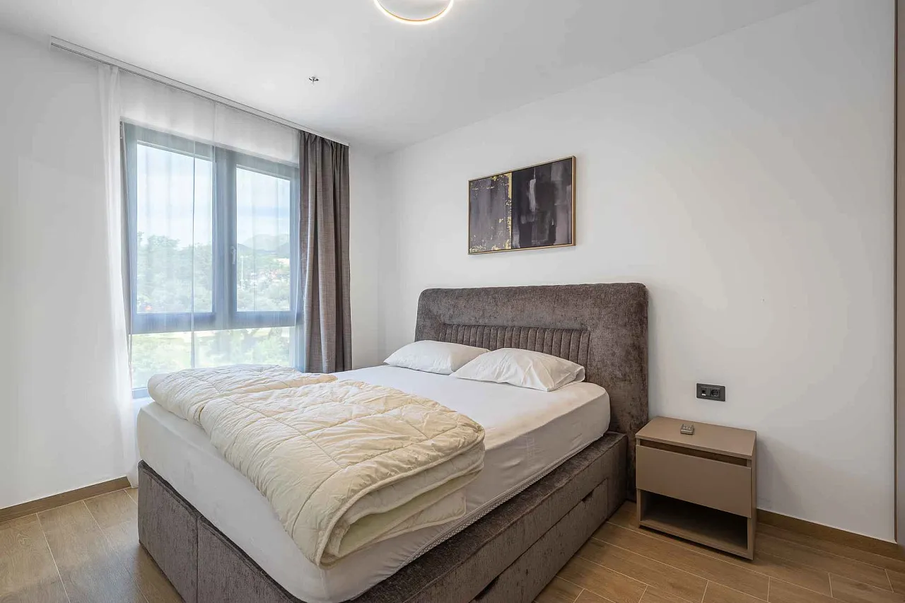 Wohnung im 1 Stock, 81 m², mit 2 Schlafzimmern und 2 Badezimmern