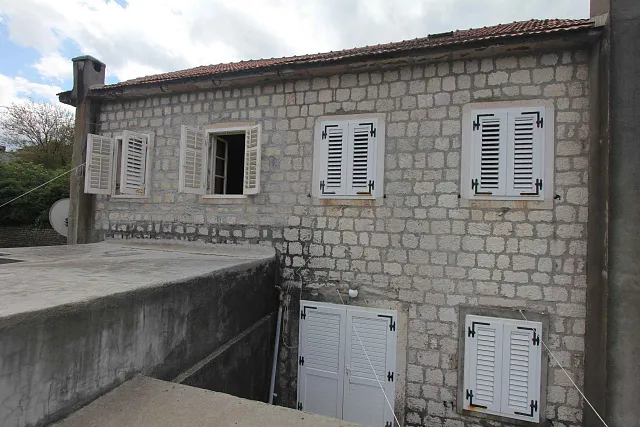 House in Prcanj at seafront  — photo 9