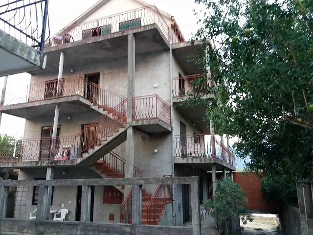 Продается дом в Брде с видом на море