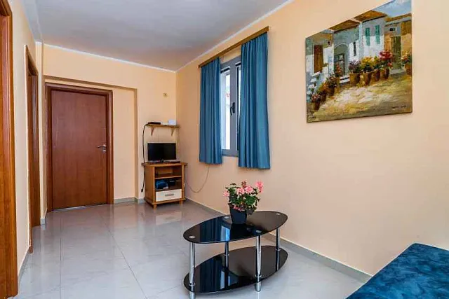 Wohnung 60m2 mit zwei Schlafzimmern in Rafailovici