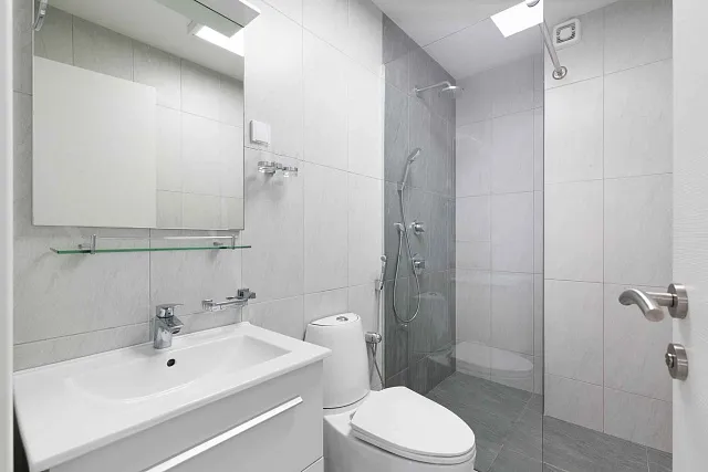 Geräumige und Luftige Wohnung im Herzen von Budva — photo 31