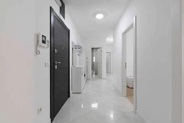 Geräumige und Luftige Wohnung im Herzen von Budva — photo 15